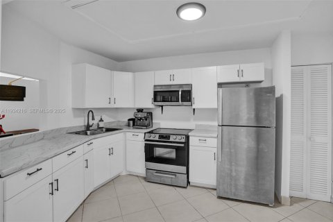 Copropriété à vendre à Miami, Floride: 2 chambres, 96.25 m2 № 1992459 - photo 3