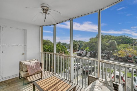 Copropriété à vendre à Miami, Floride: 2 chambres, 96.25 m2 № 1992459 - photo 17