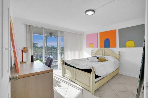 Copropriété à vendre à Miami, Floride: 2 chambres, 96.25 m2 № 1992459 - photo 14