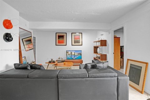Copropriété à vendre à Miami, Floride: 2 chambres, 96.25 m2 № 1992459 - photo 8