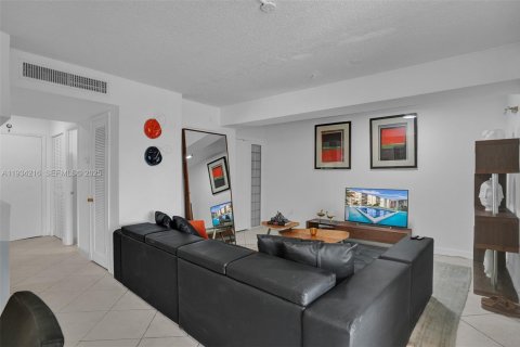 Copropriété à vendre à Miami, Floride: 2 chambres, 96.25 m2 № 1992459 - photo 11