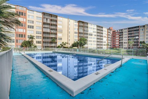 Copropriété à vendre à Miami, Floride: 2 chambres, 96.25 m2 № 1992459 - photo 23