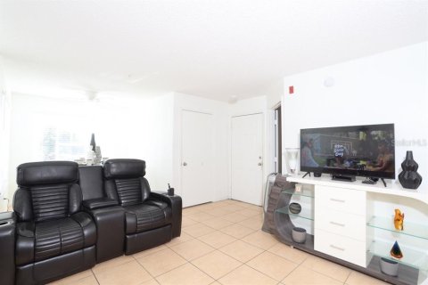 Condo in Kissimmee, Florida, 2 bedrooms № 2211385 - photo 9