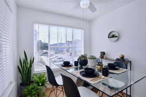 Condo in Kissimmee, Florida, 2 bedrooms № 2211385 - photo 11
