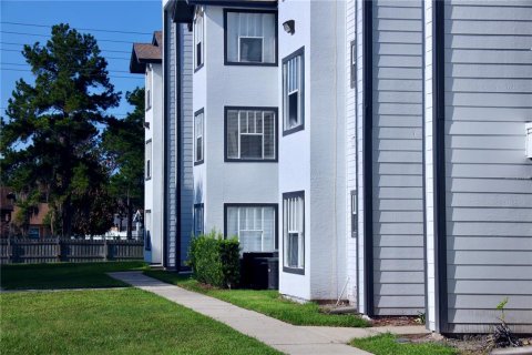 Condo in Kissimmee, Florida, 2 bedrooms № 2211385 - photo 18