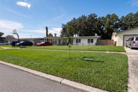 House in Orlando, Florida 3 bedrooms, 165.18 sq.m. № 2350255