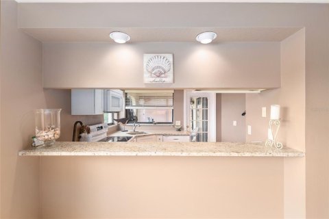 Condo in Crystal River, Florida, 2 bedrooms  № 1903501 - photo 17