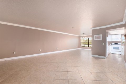 Condo in Crystal River, Florida, 2 bedrooms  № 1903501 - photo 12