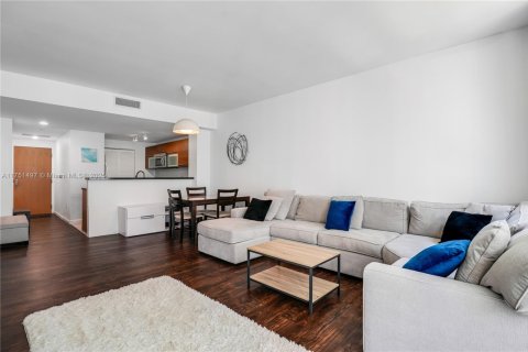 Condo in Miami, Florida, 1 bedroom  № 1758758 - photo 3