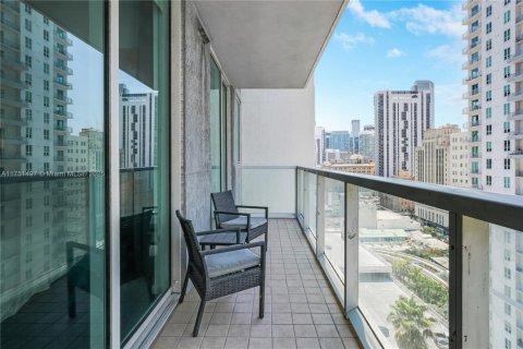 Condo in Miami, Florida, 1 bedroom  № 1758758 - photo 12