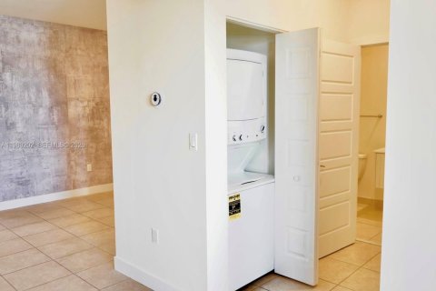 Copropriété à louer à Doral, Floride: 2 chambres, 105.44 m2 № 2080085 - photo 13