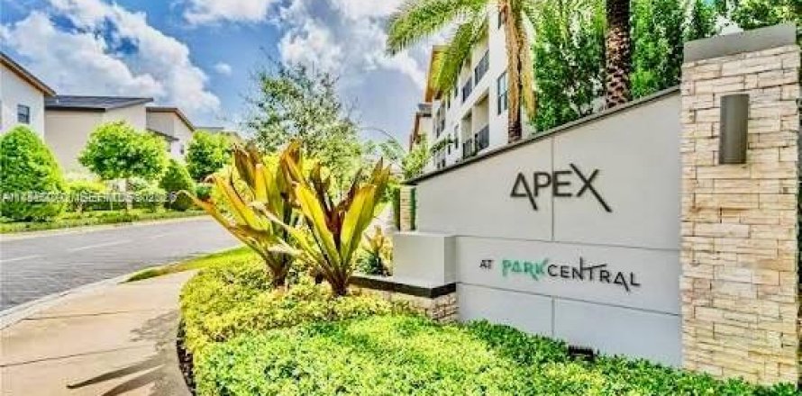 Condo à Doral, Floride, 2 chambres  № 2080085