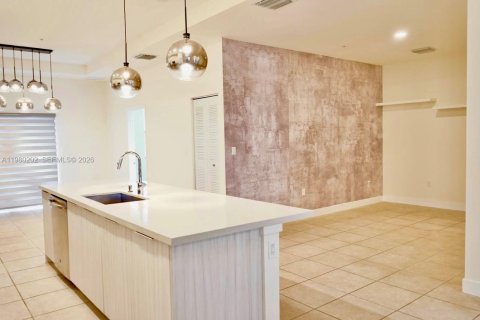 Copropriété à louer à Doral, Floride: 2 chambres, 105.44 m2 № 2080085 - photo 6