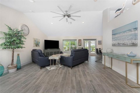 House in Punta Gorda, Florida 3 bedrooms, 187.2 sq.m. № 1903515 - photo 14