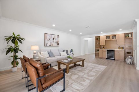 House in Saint Petersburg, Florida 4 bedrooms, 219.06 sq.m. № 1898646 - photo 24