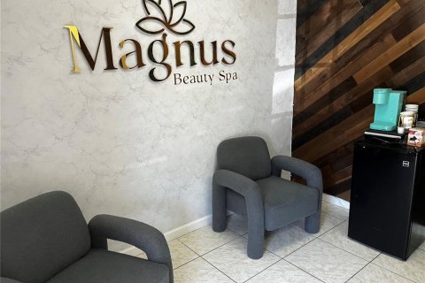 Immobilier commercial à vendre à Kissimmee, Floride: 58.53 m2 № 1569026 - photo 5