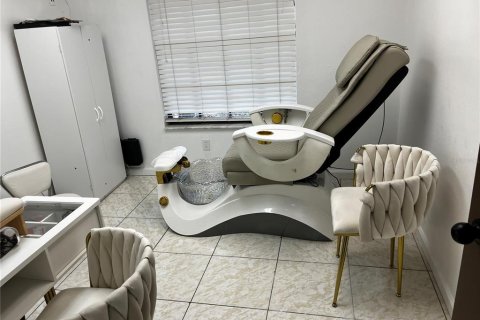 Immobilier commercial à vendre à Kissimmee, Floride: 58.53 m2 № 1569026 - photo 7