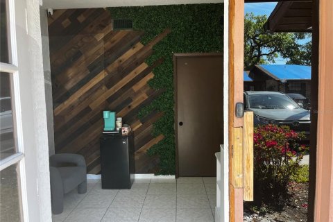 Immobilier commercial à vendre à Kissimmee, Floride: 58.53 m2 № 1569026 - photo 4