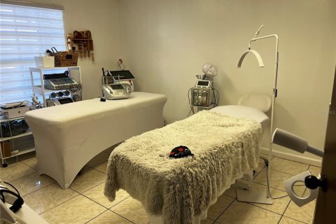 Immobilier commercial à vendre à Kissimmee, Floride: 58.53 m2 № 1569026 - photo 8