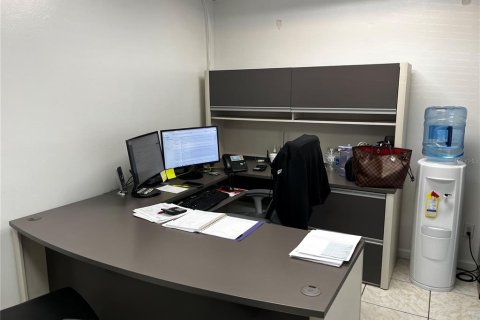 Immobilier commercial à vendre à Kissimmee, Floride: 58.53 m2 № 1569026 - photo 13