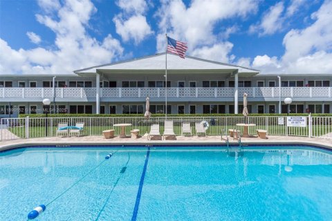 Condominio en venta en Hallandale Beach, Florida, 1 dormitorio, 48.68 m2 № 1943367 - foto 1