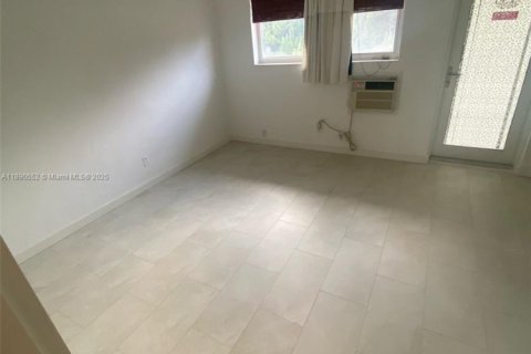 Condominio en venta en Hallandale Beach, Florida, 1 dormitorio, 48.68 m2 № 1943367 - foto 21