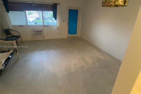 Condominio en venta en Hallandale Beach, Florida, 1 dormitorio, 48.68 m2 № 1943367 - foto 14