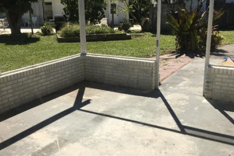 Casa en alquiler en West Palm Beach, Florida, 4 dormitorios, 134.71 m2 № 1210460 - foto 1