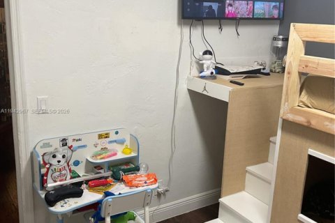 House in Miami, Florida 3 bedrooms, 139.35 sq.m. № 1999532 - photo 26