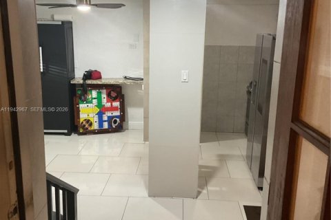 House in Miami, Florida 3 bedrooms, 139.35 sq.m. № 1999532 - photo 28