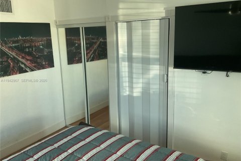 House in Miami, Florida 3 bedrooms, 139.35 sq.m. № 1999532 - photo 14