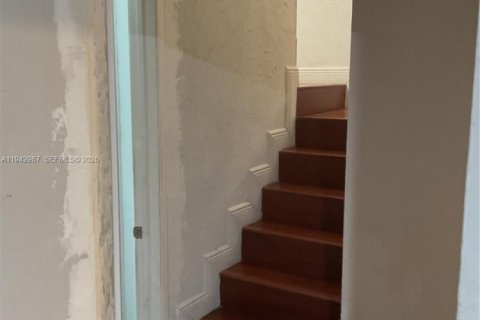 House in Miami, Florida 3 bedrooms, 139.35 sq.m. № 1999532 - photo 18