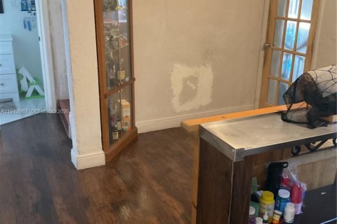 House in Miami, Florida 3 bedrooms, 139.35 sq.m. № 1999532 - photo 27