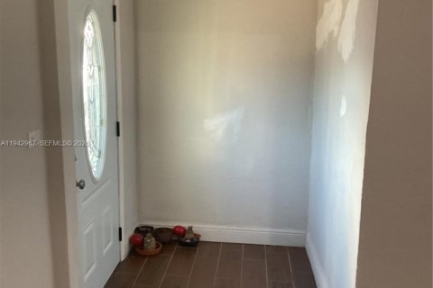 House in Miami, Florida 3 bedrooms, 139.35 sq.m. № 1999532 - photo 15