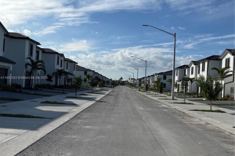 Снять в аренду таунхаус в Хомстед, Флорида 4 спальни, № 1945828 - фото 26