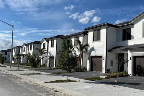 Снять в аренду таунхаус в Хомстед, Флорида 4 спальни, № 1945828 - фото 27