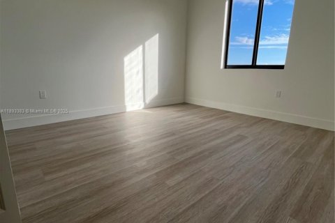 Снять в аренду таунхаус в Хомстед, Флорида 4 спальни, № 1945828 - фото 13