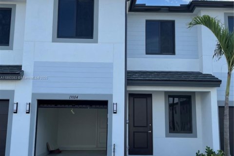 Снять в аренду таунхаус в Хомстед, Флорида 4 спальни, № 1945828 - фото 3