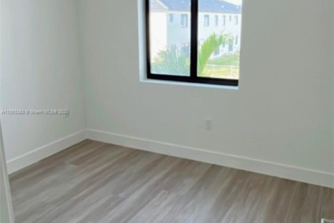 Снять в аренду таунхаус в Хомстед, Флорида 4 спальни, № 1945828 - фото 20