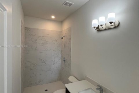 Снять в аренду таунхаус в Хомстед, Флорида 4 спальни, № 1945828 - фото 15