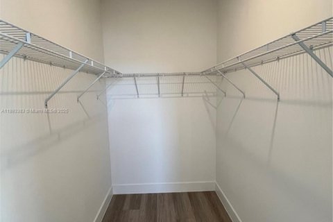 Снять в аренду таунхаус в Хомстед, Флорида 4 спальни, № 1945828 - фото 14