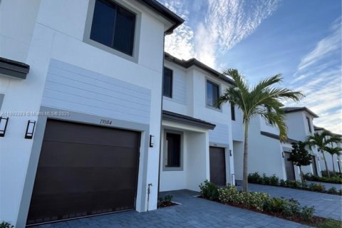 Снять в аренду таунхаус в Хомстед, Флорида 4 спальни, № 1945828 - фото 4