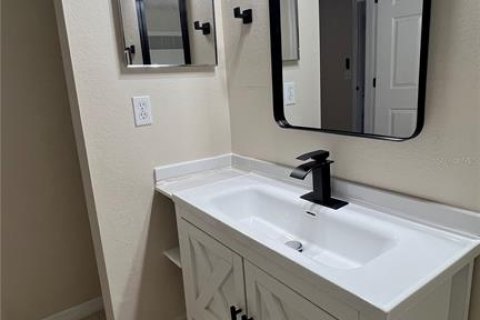 Condo in Orlando, Florida, 2 bedrooms  № 1799951 - photo 27