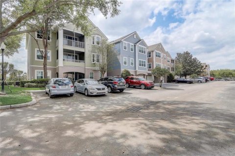 Condo in Orlando, Florida, 2 bedrooms  № 1799951 - photo 22