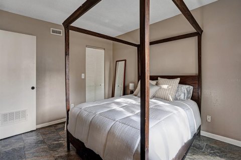 Condo in Clearwater, Florida, 3 bedrooms № 2107798 - photo 12