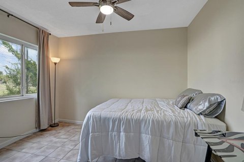 Condo in Clearwater, Florida, 3 bedrooms № 2107798 - photo 18