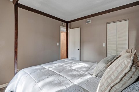 Condo in Clearwater, Florida, 3 bedrooms № 2107798 - photo 13