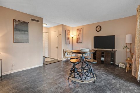 Condo in Clearwater, Florida, 3 bedrooms № 2107798 - photo 6