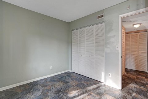 Condo in Clearwater, Florida, 3 bedrooms № 2107798 - photo 16
