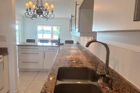 Copropriété à vendre à Boynton Beach, Floride: 2 chambres, 89.37 m2 № 2251474 - photo 12
